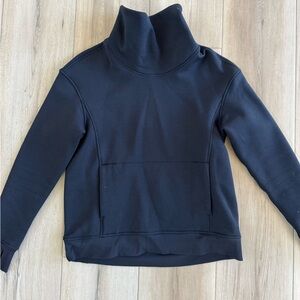 Lululemon Size 8 Fleece lined Black Sweatshirt